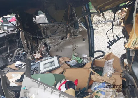 2005 Dodge Grand Caravan Sxt z USA, uszkodzony, nr VIN 2D4GP44LX5R300649